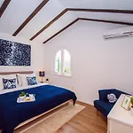 Βίλα Stozak, Private Heated Pool, Cinema And Sauna, 7 Km From