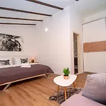 Stozak, Private Heated Pool, Cinema And Sauna, 7 Km From *