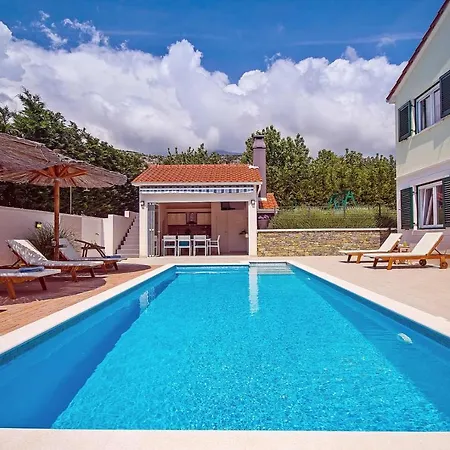 Stozak, Private Heated Pool, Cinema And Sauna, 7 Km From * Tugare