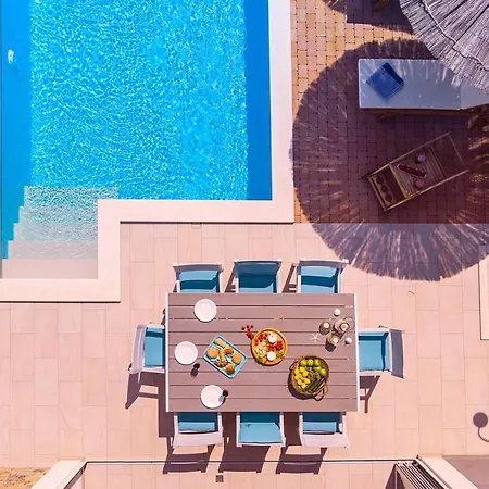 Stozak, Private Heated Pool, Cinema And Sauna, 7 Km From * Tugare