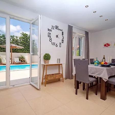 Stozak, Private Heated Pool, Cinema And Sauna, 7 Km From Vila Tugare