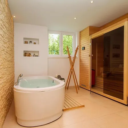 Stozak, Private Heated Pool, Cinema And Sauna, 7 Km From Vila *