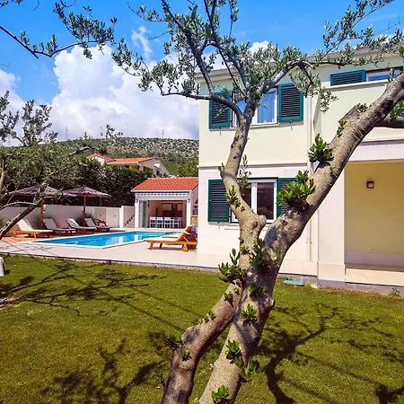Stozak, Private Heated Pool, Cinema And Sauna, 7 Km From Βίλα Tugare
