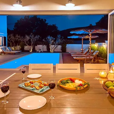 Vila Stozak, Private Heated Pool, Cinema And Sauna, 7 Km From