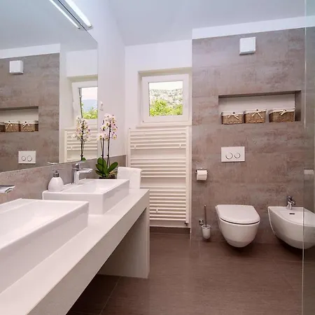 Vila Stozak, Private Heated Pool, Cinema And Sauna, 7 Km From