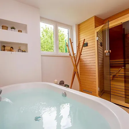 Vila Stozak, Private Heated Pool, Cinema And Sauna, 7 Km From *