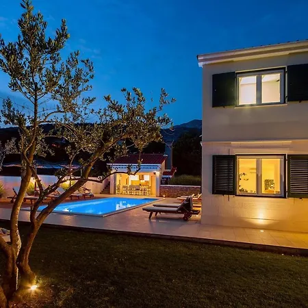 Stozak, Private Heated Pool, Cinema And Sauna, 7 Km From