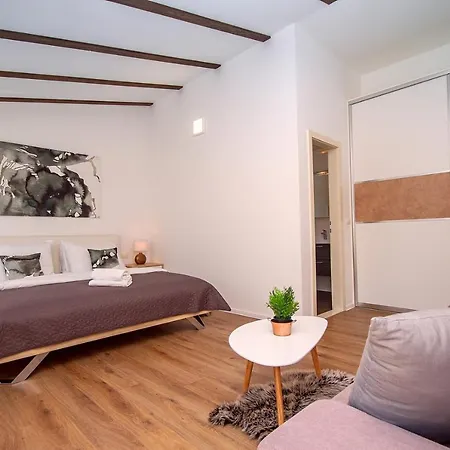 Stozak, Private Heated Pool, Cinema And Sauna, 7 Km From *