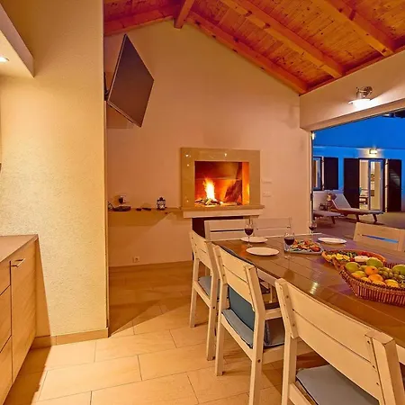 Stozak, Private Heated Pool, Cinema And Sauna, 7 Km From Vila